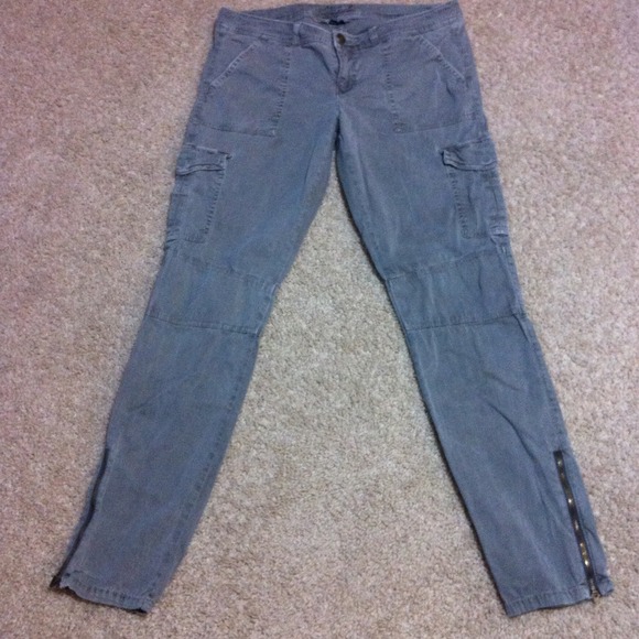 Gray American Eagle Skinnies