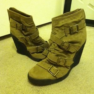 Ankle boot wedges