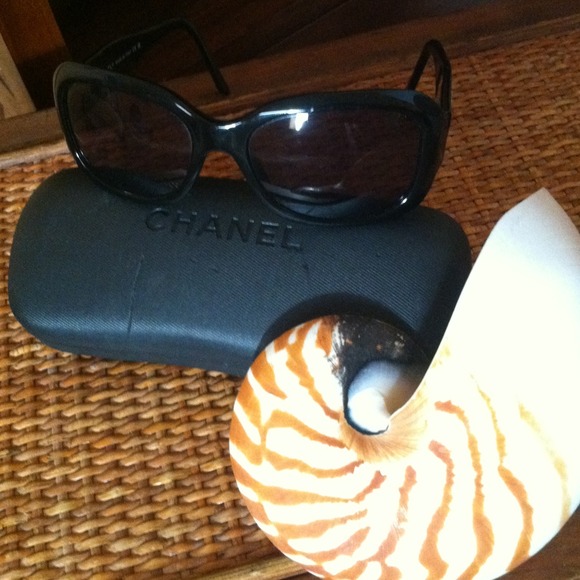 Authentic Chanel sunglasses 5102