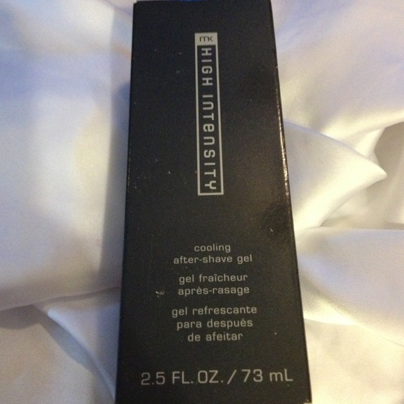 Bundle. Men's after shave gel and compact.