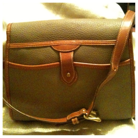 B13-Vintage Dooney&Bourke 'Essex' cross body bag - Picture 2 of 4