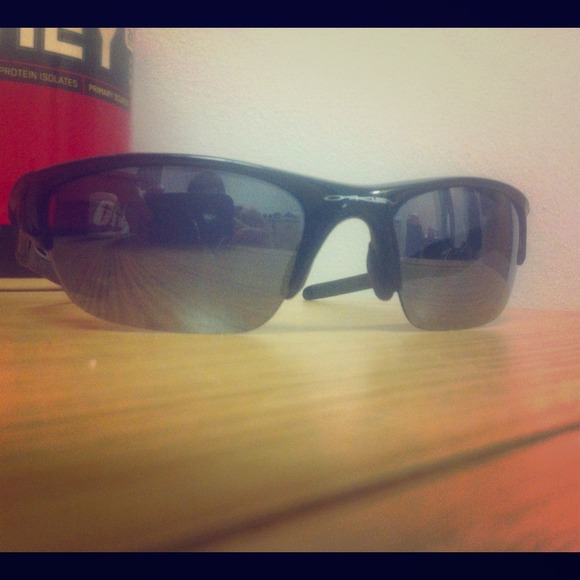 🚫SOLD🚫 - Oakley Sunglasses 👓