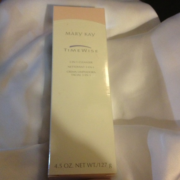 "SOLD".      Time Wise 3 in 1 cleanser