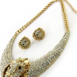 Necklace and earring set