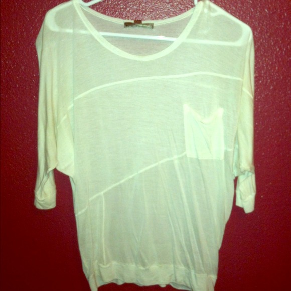 🚫SOLD🚫Off white raglan with pocket and see thru
