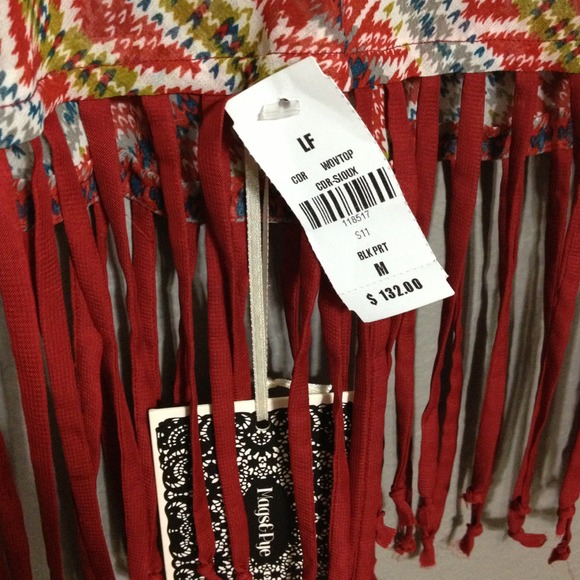 🔴Sold🔴bundle LF Aztec print cropped fringe tank - Picture 3 of 3