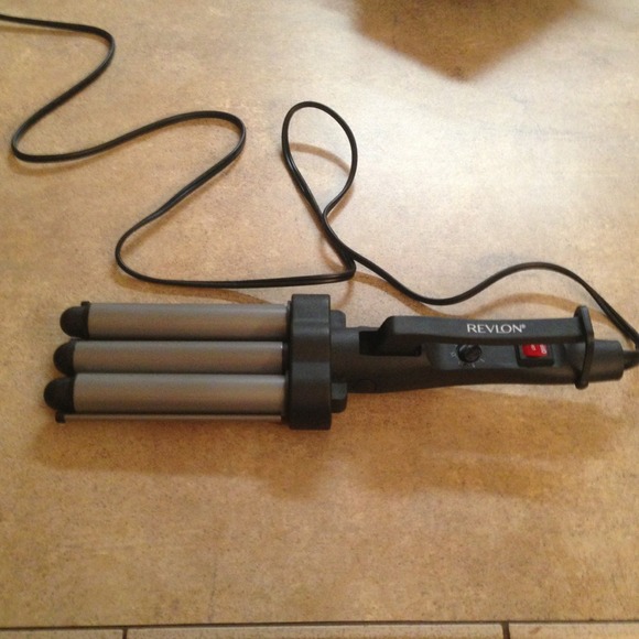 Bundled for @lizette1227Revlon jumbo waver