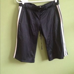 Brand new never worn Juicy work out capris