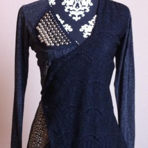 SOLD*****Size L bke top