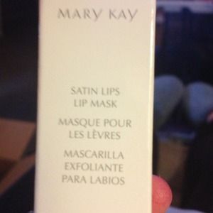 SOLD. Satin lips mask