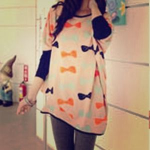 SOLD!💋 Adorable tan bow tunic!