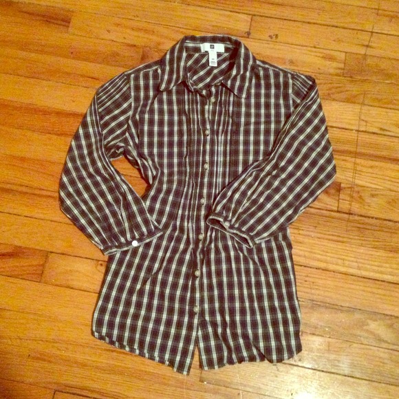 Gap plaid button up shirt