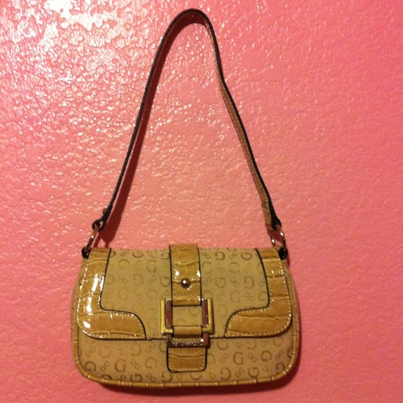 ** SOLD** Guess Bag