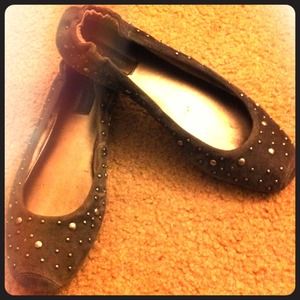 Studded pretty/cute suede grey flat 🌸