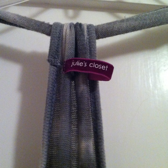 High- low shawl - Picture 2 of 2