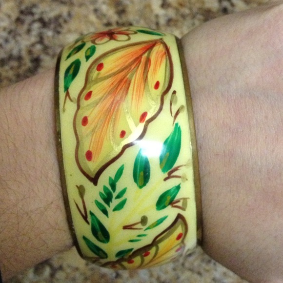 Beautiful enamel bangle
