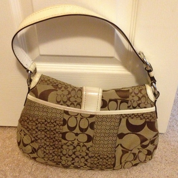 Coach Signature Purse - Picture 2 of 4