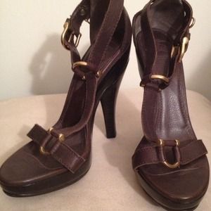 🙅TRADED🙅 BURBERRY Heels