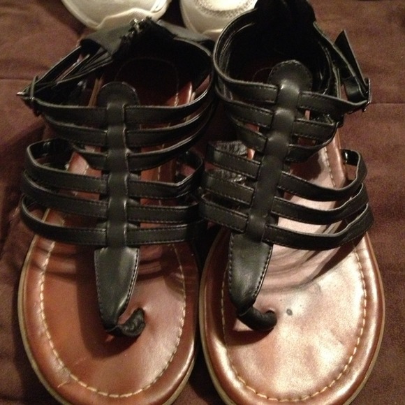 ****Reserved****Black gladiator sandals 7W