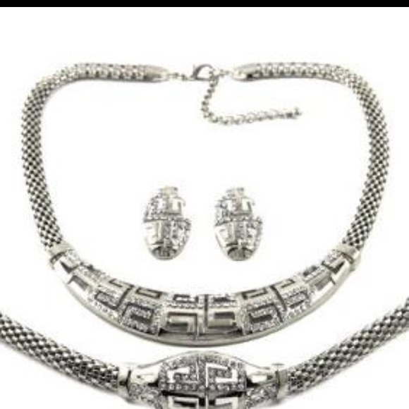 Chic necklace earring bracelet set