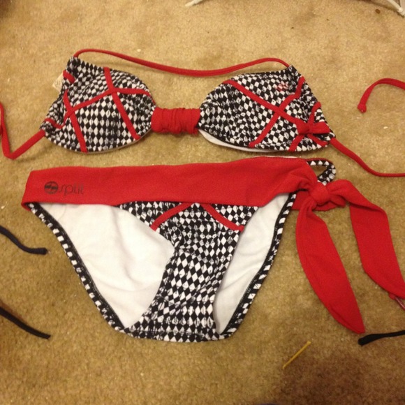 Never worn bathing suit from split size small larg