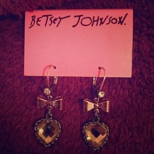 Betsy Johnson heart pendant earrings with bows