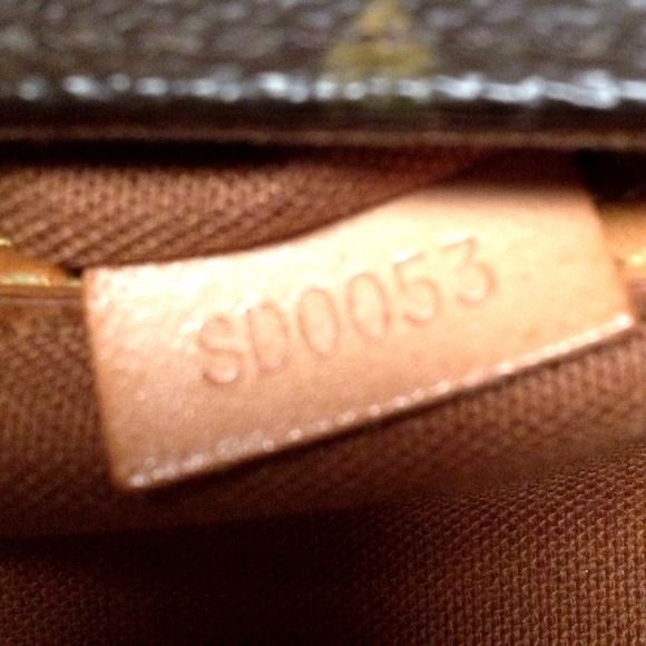 💥*+* Authentic Louis Vuitton Mini Looping *+* 💥 - Picture 3 of 4