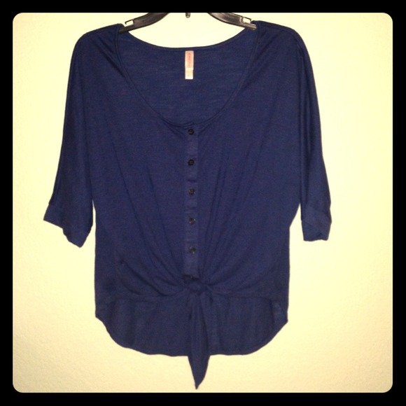 Navy blue top