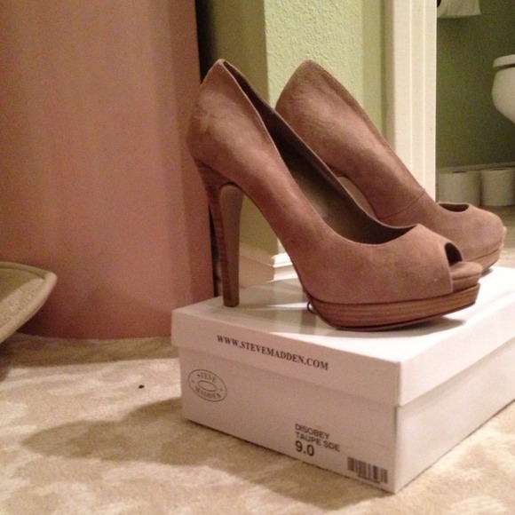 ❌BUNDLED❌Steve Madden nude suede pumps - Picture 2 of 4