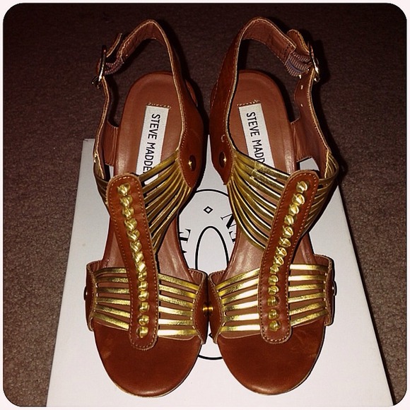💥SOLD💥Tuscaan Cognac Wedges - Picture 2 of 4