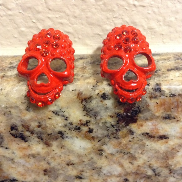 ⚡️flash sale⚡️Red skull earrings