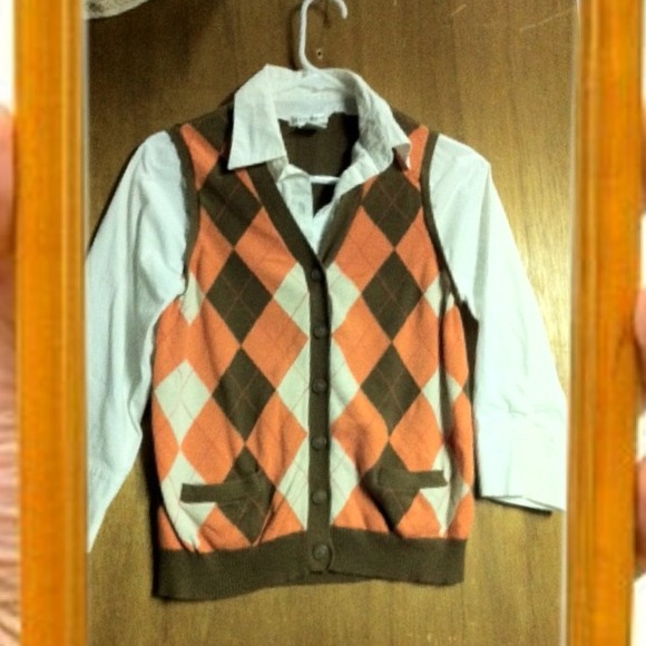 Cute mock shirt/vest size medium EUC like new