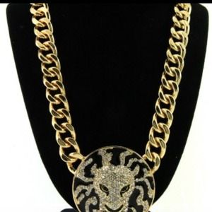 Lion head chain link necklace