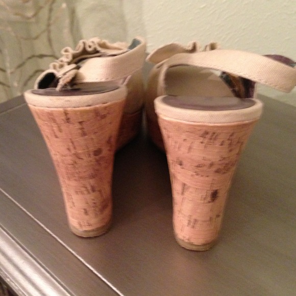 ⬇Sale⬇NWOB Steve Madden Nude Color Cork Wedge 7.5 - Picture 3 of 4