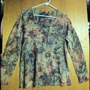 Gorgeous floral shirt made by BLUE. SZ large NWOT