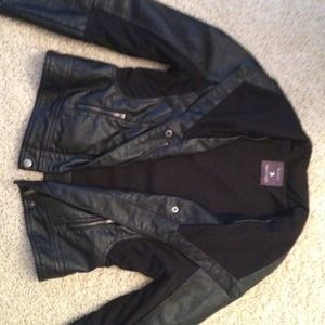 🎀SOLD🎀 Black Faux Leather Fitted Jacket