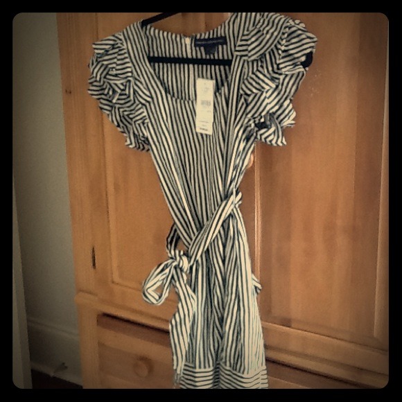 PRICE SLASH French Connection b&w stripes NWT - Picture 1 of 3