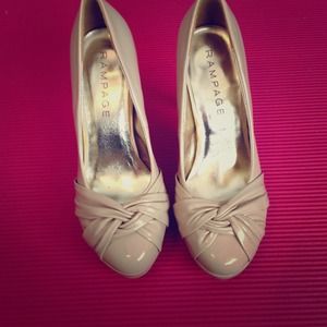 👣REDUCED👣 Rampage twist front nude high heels!