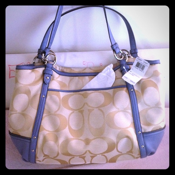 **SOLD** ~Brand New Coach Bag~ NWT! Gorgeous!!