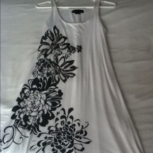 White flower print dress