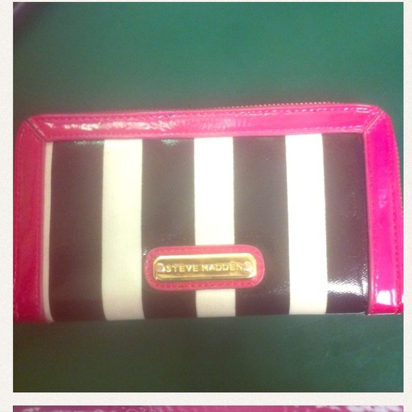 🚫Trade for @ccdancequeen🚫Steve Madden Wallet!