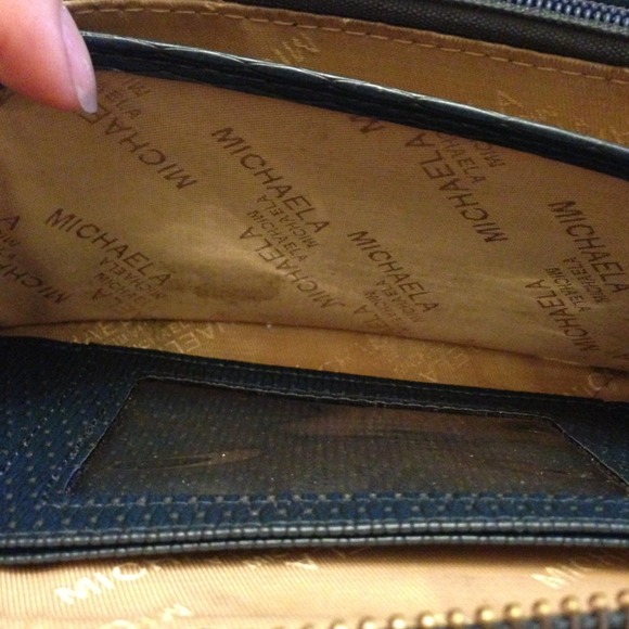 Pre-loved Michaela Big Wallet in GOOD Condition! - Picture 3 of 4