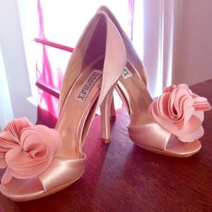 I can't fit into these shoes so never worn