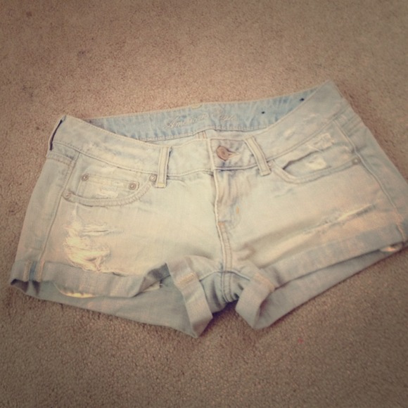Light cuffed shorts