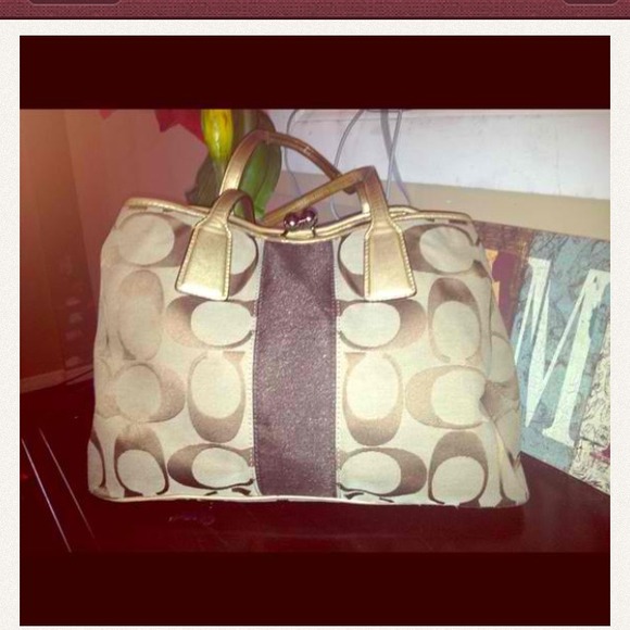 NOT FOR SALE- looking for matching wallet!
