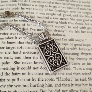 Unique silver necklace