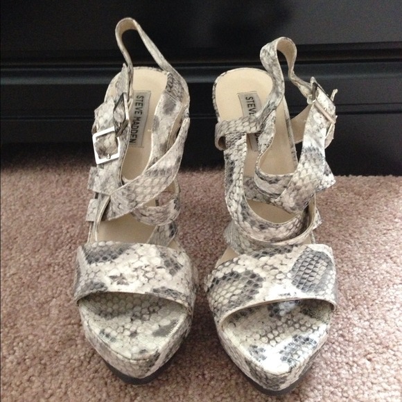 Steve Madden python platform - Picture 2 of 4
