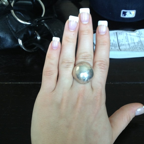 Guess Ring - Picture 2 of 2
