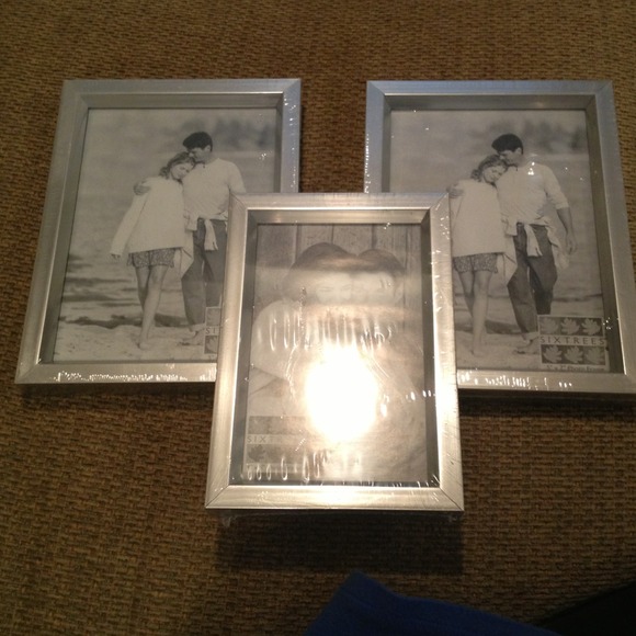 3 sealed brand new frames( 2)5x7 and  (1) 4x6