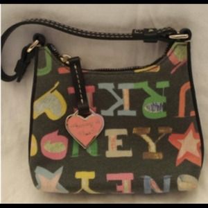 Dooney & Bourke Bag, perfect holiday gift! 🎁